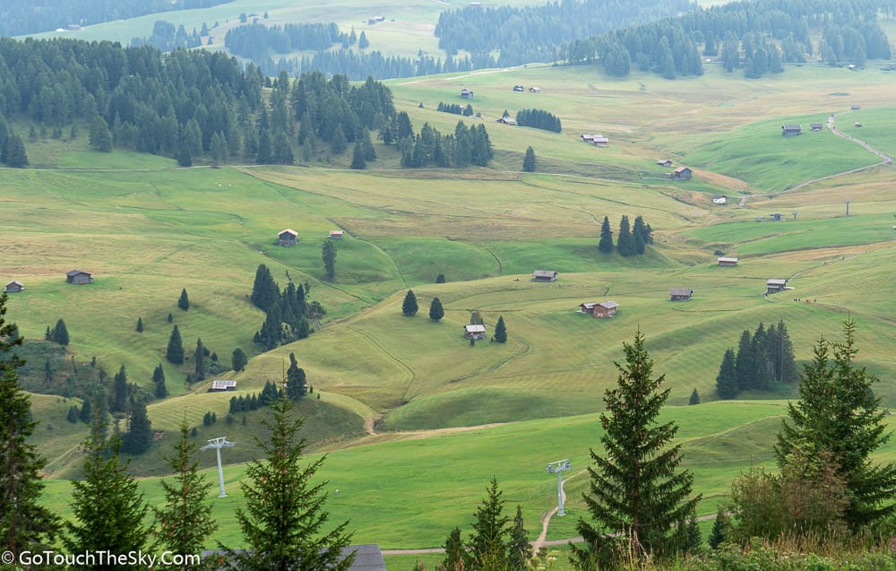 วิวเทือกเขาโดยรอบ Alpe di Siusi