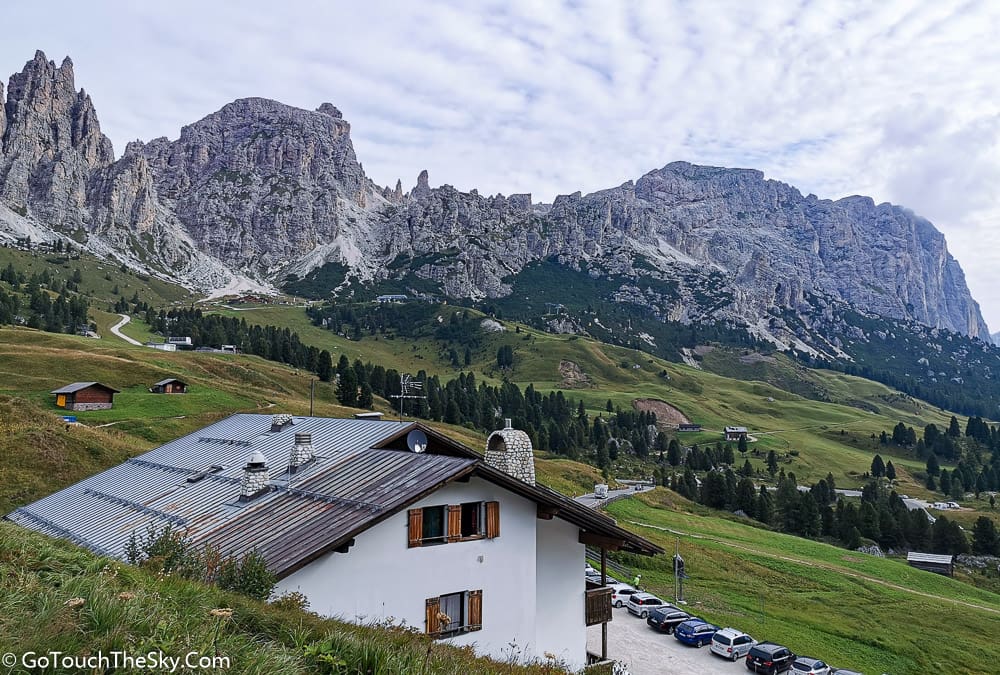 วิวยอดเขาโดโลไมท์ Gardena Pass