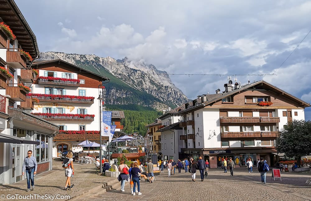 บรรยากาศเมือง Cortina D'Ampezzo