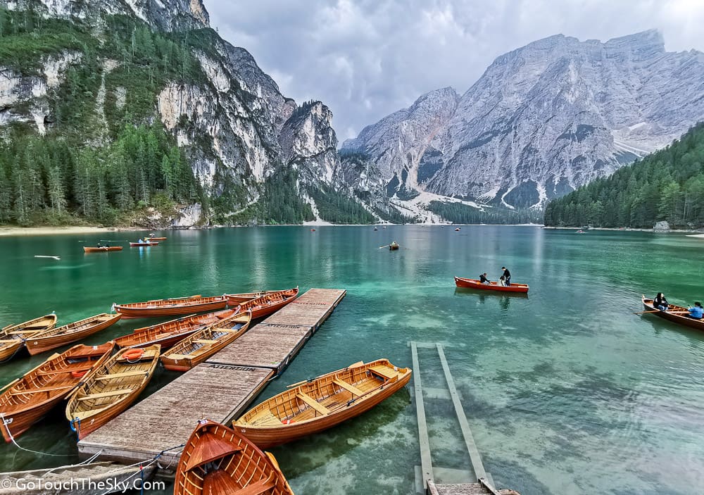 ทะเลสาบ Braies สีเทอร์ควอยซ์