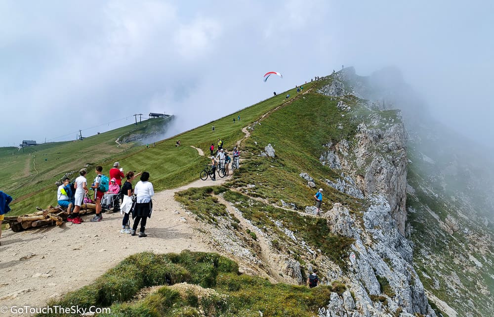 วิวเทือกเขาแหลมคมของ Seceda