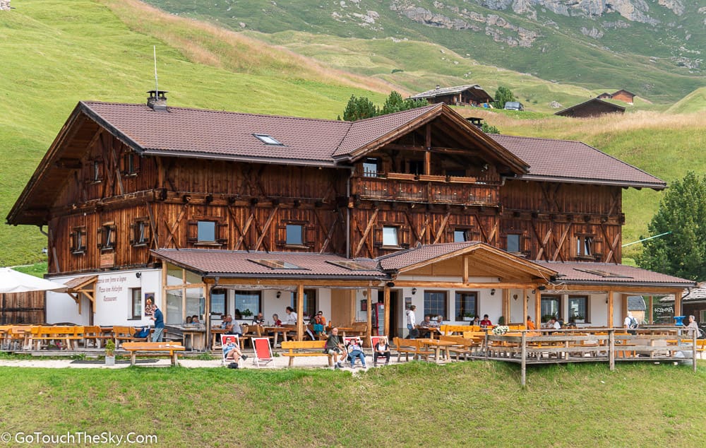 ร้านอาหารบนยอดเขา Seceda