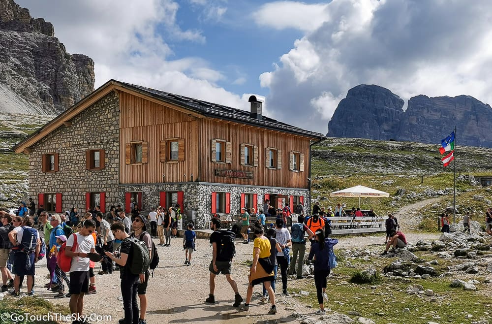 Rifugio Lavaredo ริมทางเดิน