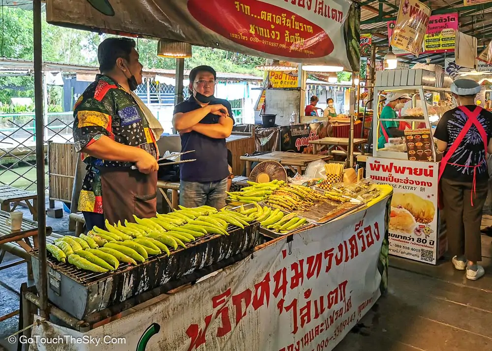 ร้านอาหารในตลาดน้ำ