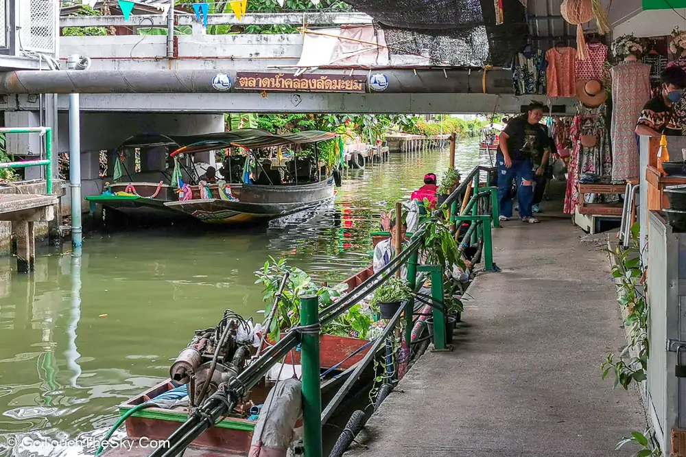 บรรยากาศตลาดน้ำช่วงใกล้เที่ยง