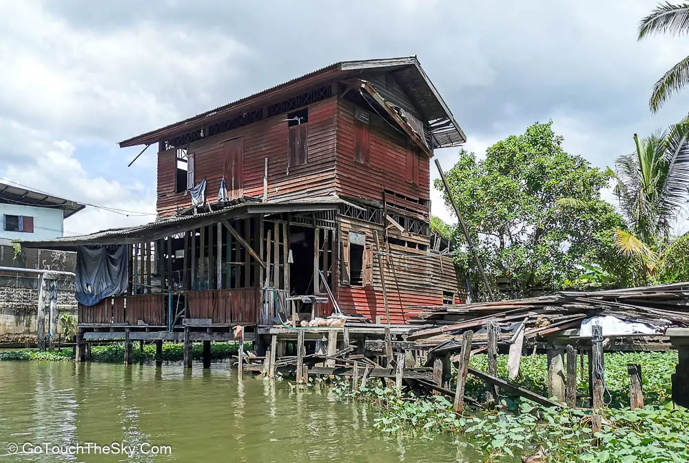 ทิวทัศน์ริมคลองระหว่างทาง