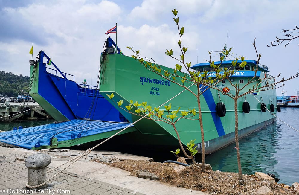 เรือนอนขนาดใหญ่ของบริษัทชุมพรเฟอร์รี่