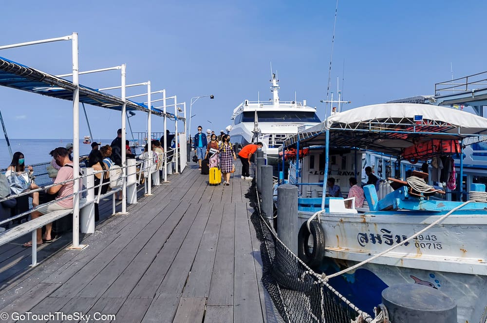 ทิวทัศน์ทะเลระหว่างทางเรือเร็ว