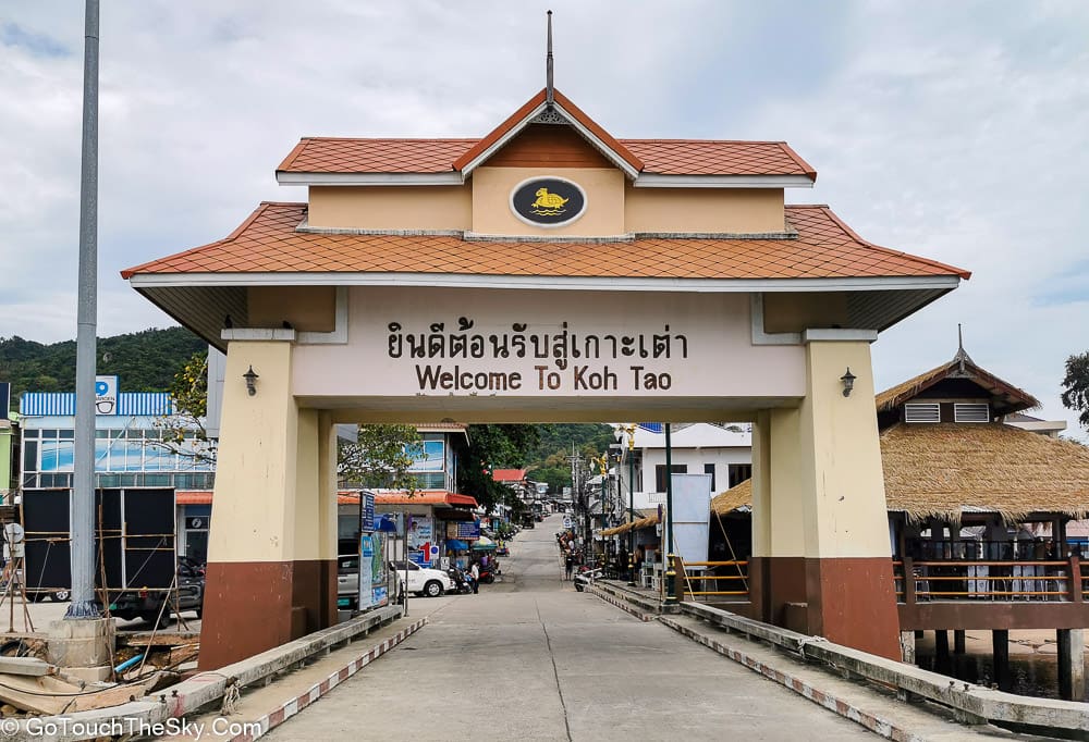 อ่าวแม่หาดย่านศูนย์กลางการค้าของเกาะเต่า