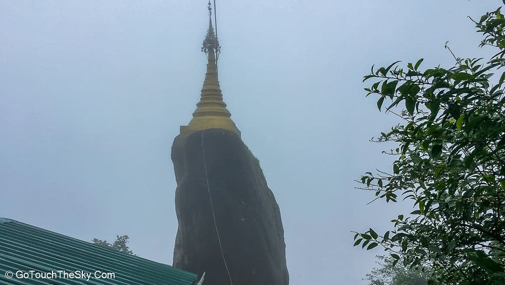 พระธาตุอินทร์แขวนจำลองระหว่างทาง