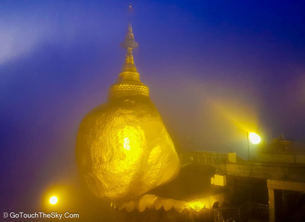 ภาพเขียนเล่าเรื่องพระธาตุอินทร์แขวน