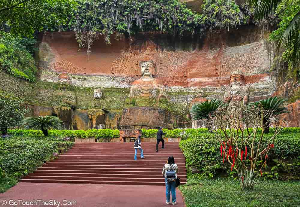 หมู่พระพุทธรูปสไตล์ถ้ำหลงเหมิน