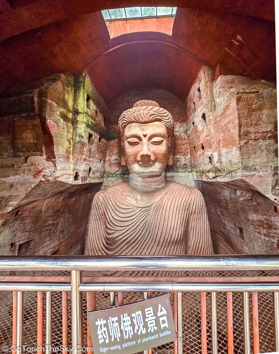 เศียรองค์พระหมอมองจากมุมสูง