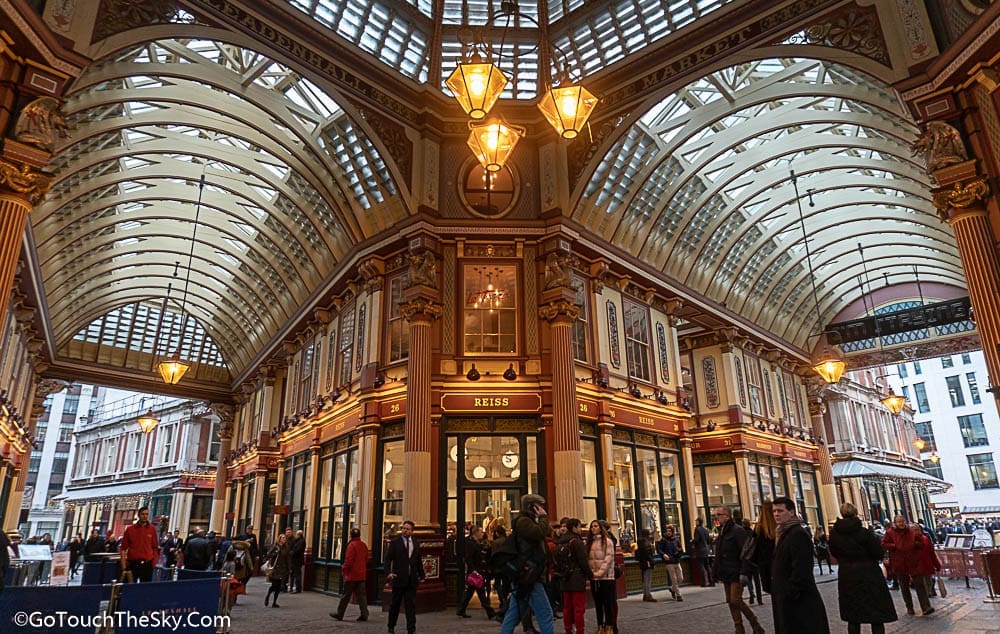 พื้นหินและร้านค้า Leadenhall Market