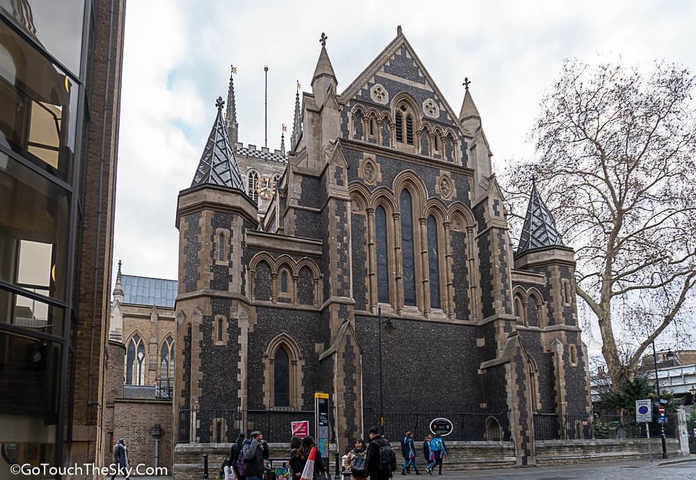 ด้านหลัง Southwark Cathedral