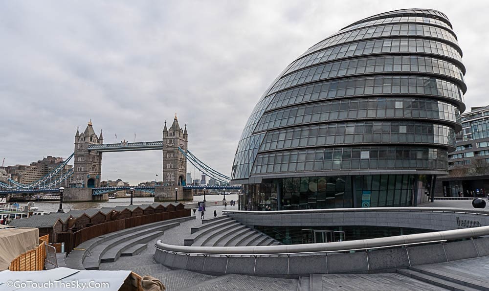 Tower Bridge และ London City Hall