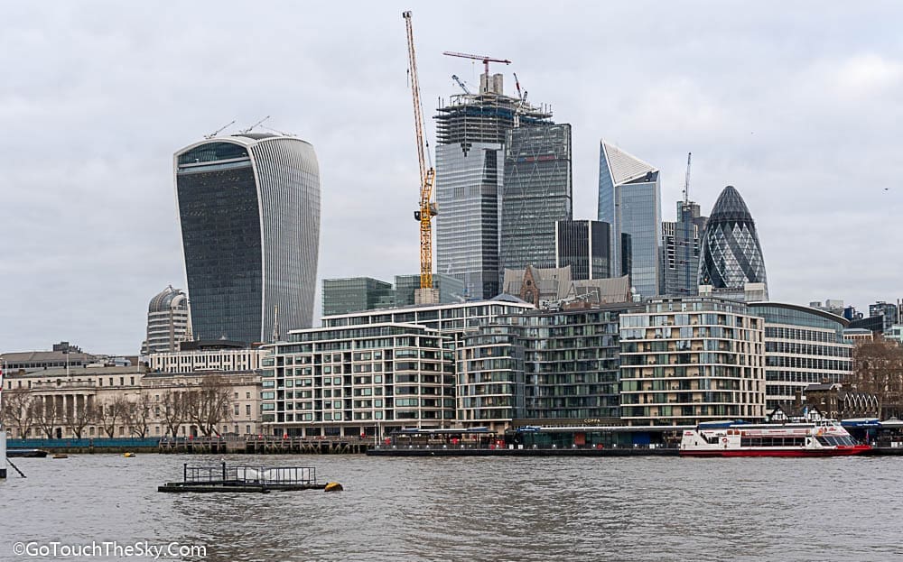 Tower of London ฝั่งตรงข้ามแม่น้ำ