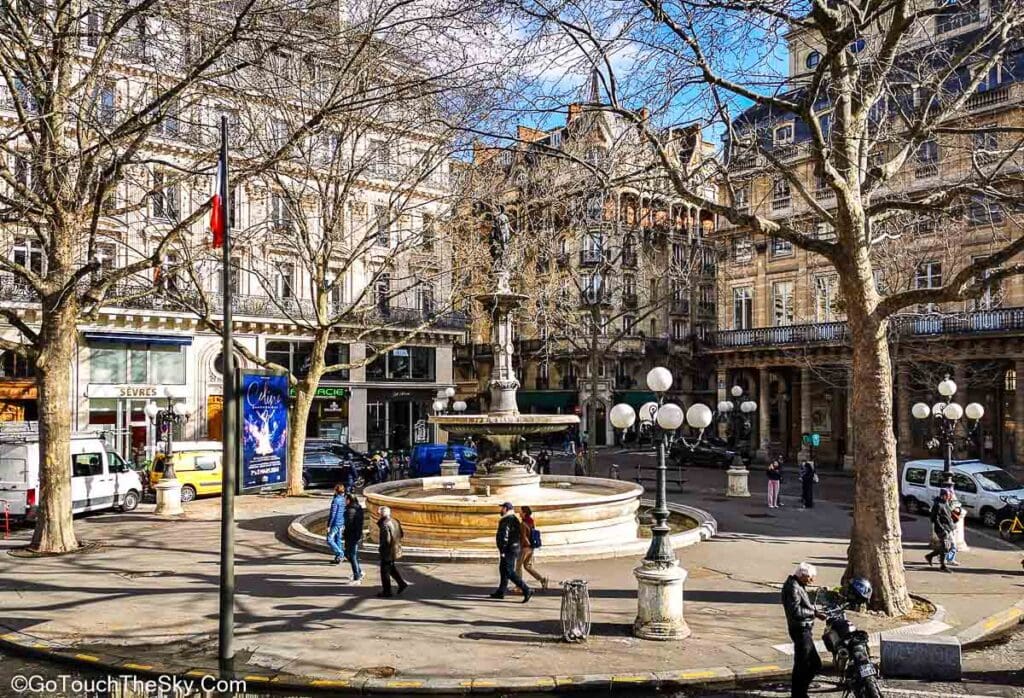 อาคารสไตล์คลาสสิกถนน Av. de l'Opéra