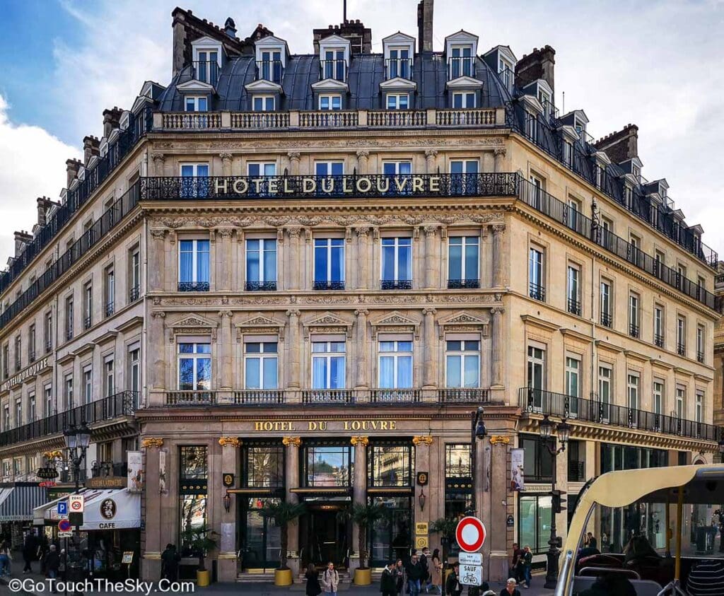Hôtel du Louvre ตรงข้ามพิพิธภัณฑ์ลูฟวร์