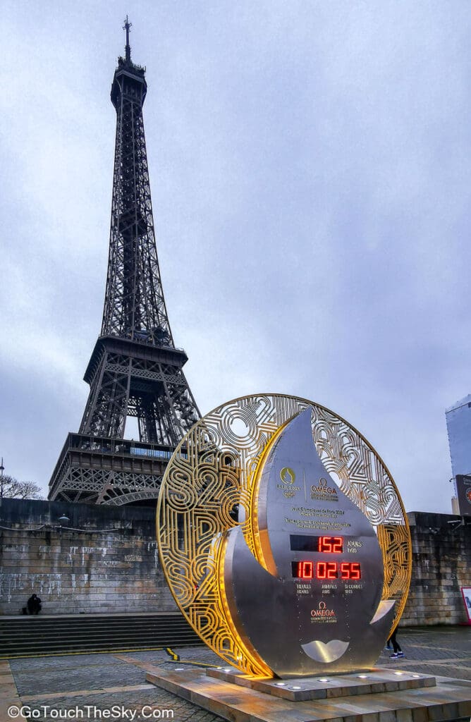 ป้ายเคาท์ดาวน์โอลิมปิก 2024 ริมแม่น้ำแซน