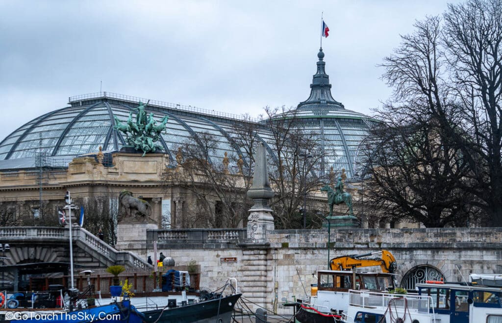 Petit Palais จากเรือล่องแม่น้ำแซน