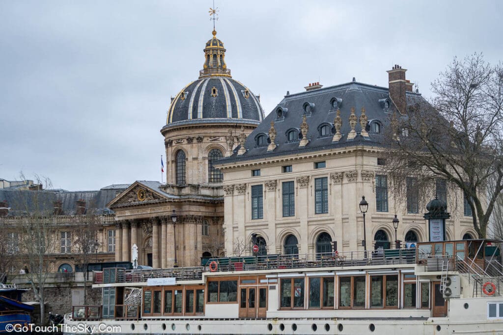 โดม Institut de France จากเรือ