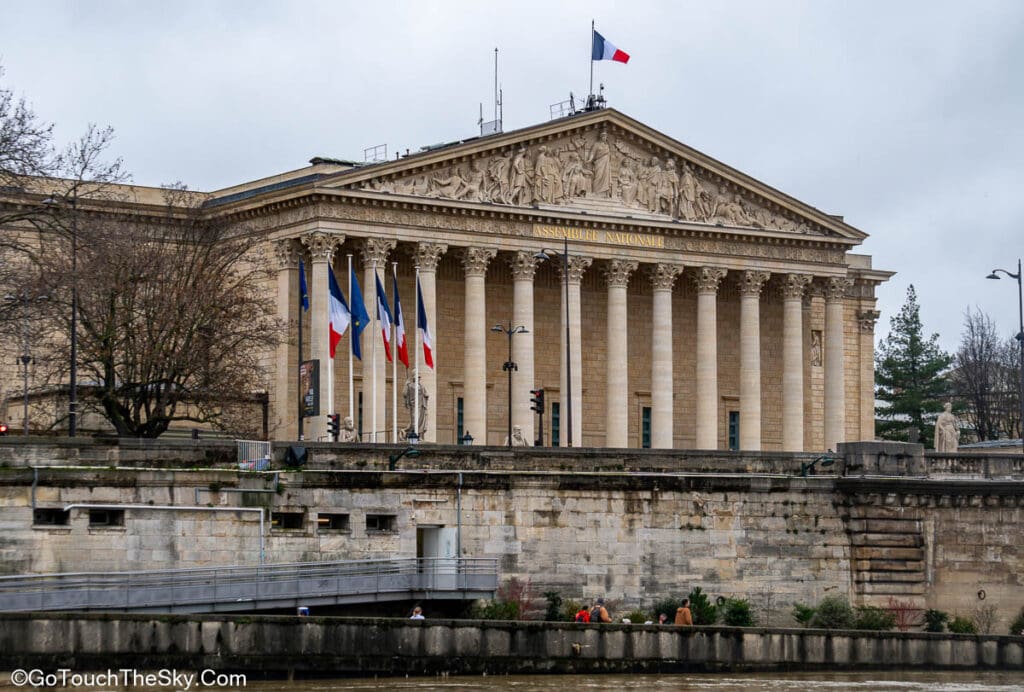 Palais Bourbon จากแม่น้ำแซน
