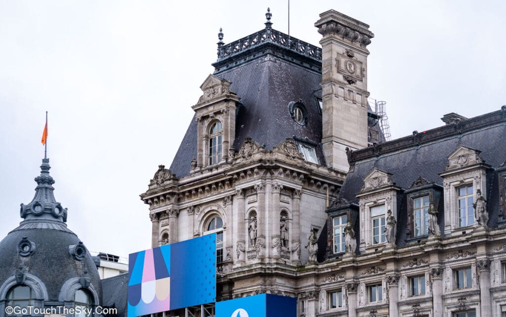 รูปปั้นประดับ Hôtel de Ville
