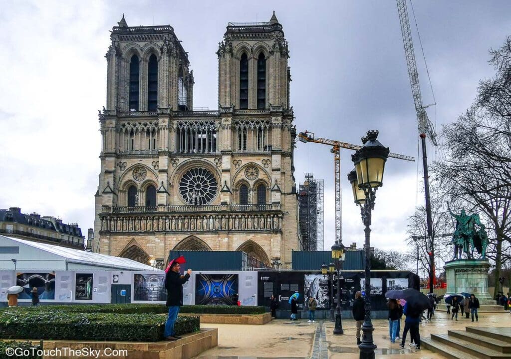 บรรยากาศเกาะ Île de la Cité