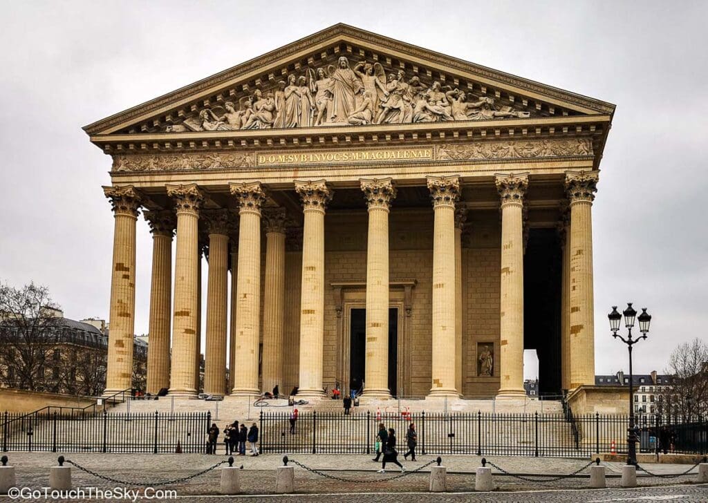 หน้าจั่วโบสถ์ La Madeleine