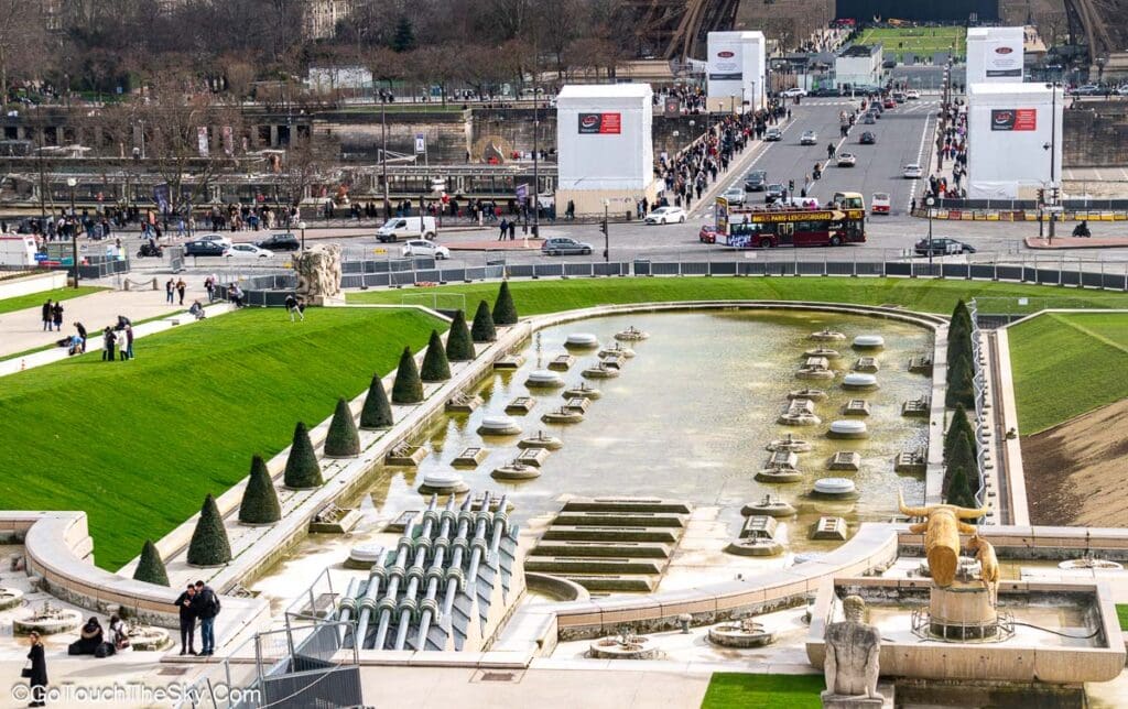 สวนและน้ำพุใต้ลาน Trocadéro Plaza
