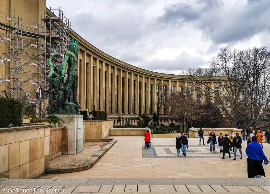วิวหอไอเฟลจากลาน Palais de Chaillot