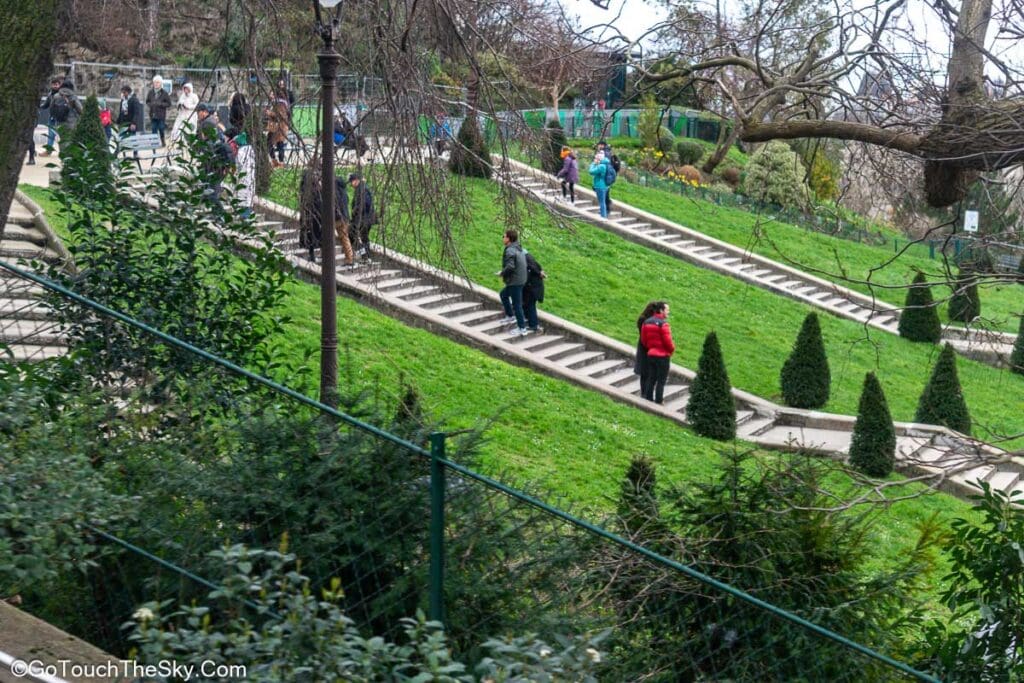 วิวจากรถรางไฟฟ้ามงมาร์ต