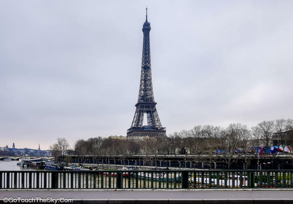 วิวหอไอเฟลจากสะพาน Bir Hakeim อีกมุม