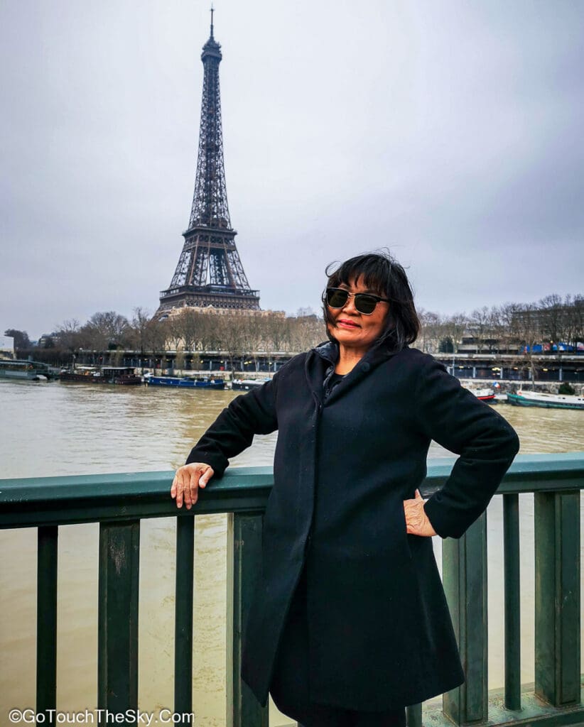 หอไอเฟลระยะไกลจากสะพาน Bir Hakeim