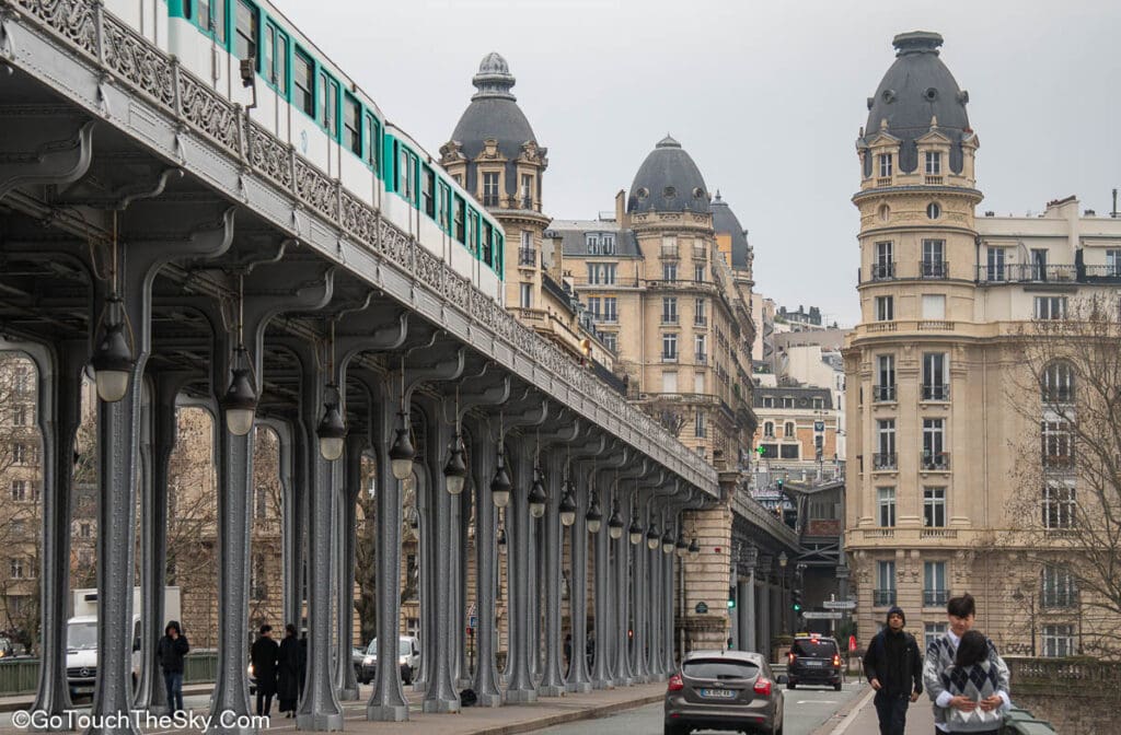 บรรยากาศริมแม่น้ำแซนใกล้สะพาน Bir Hakeim