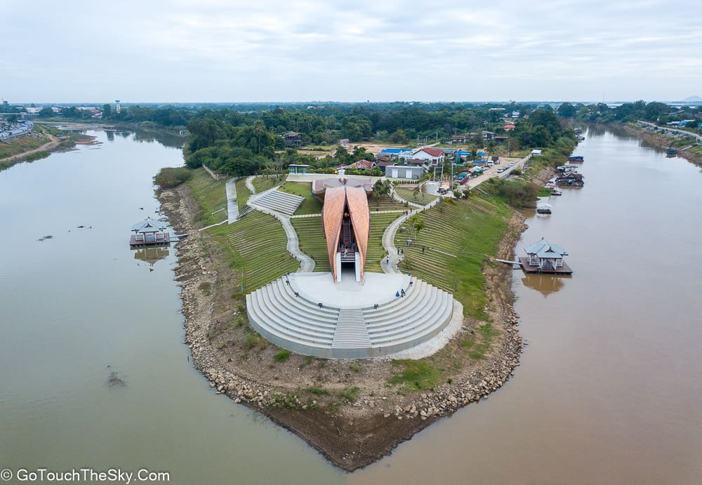 มุมสูงจุดบรรจบสายน้ำที่พาสาน