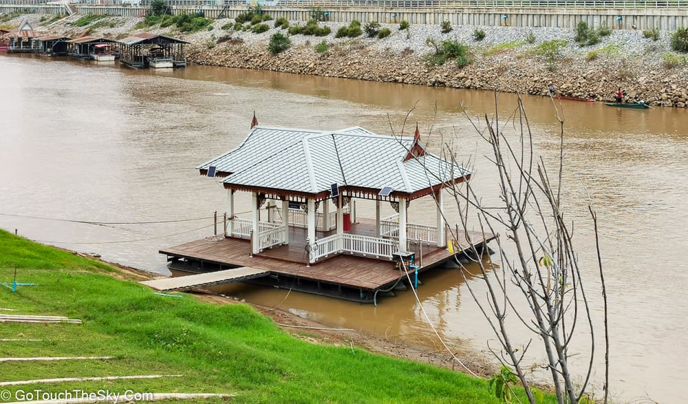 ศาลาริมน้ำอีกหลังในโครงการพาสาน