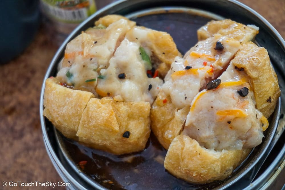 บรรยากาศลูกค้าในร้าน Tai Tong