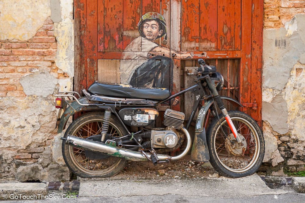 Boy on Motor Bike ภาพวาด Street Art