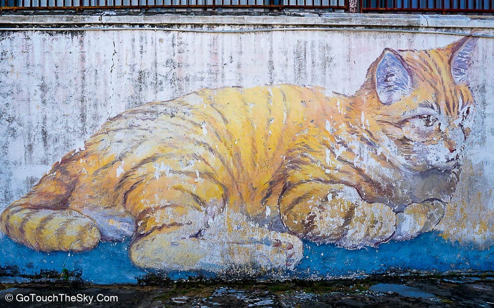 Street Art บนกำแพงเก่า