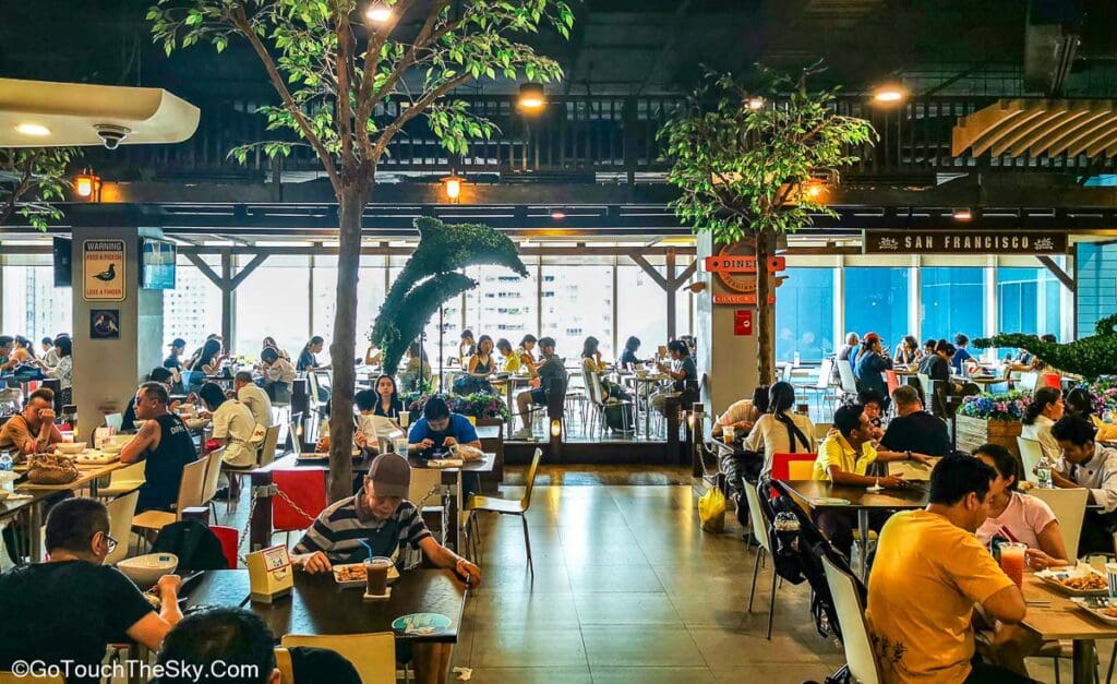 บรรยากาศเคาน์เตอร์ศูนย์อาหาร