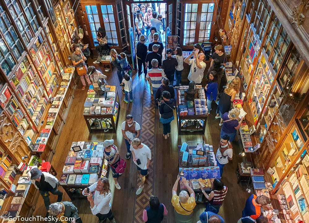 รายละเอียดตกแต่ง Livraria Lello