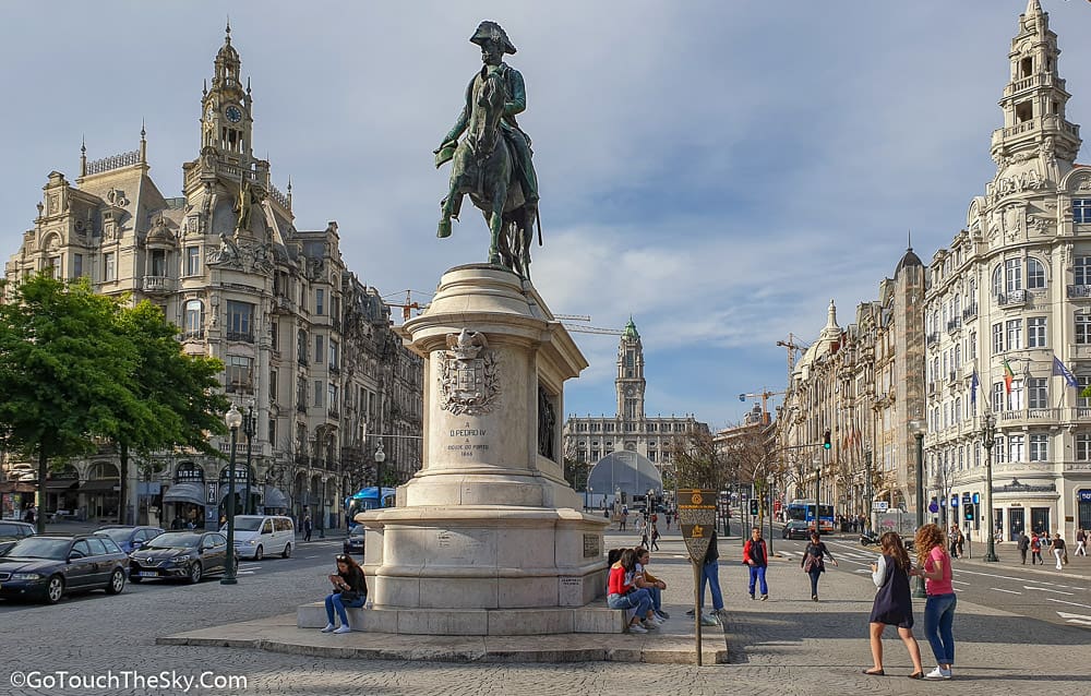 จัตุรัส Praça da Liberdade ปอร์โต