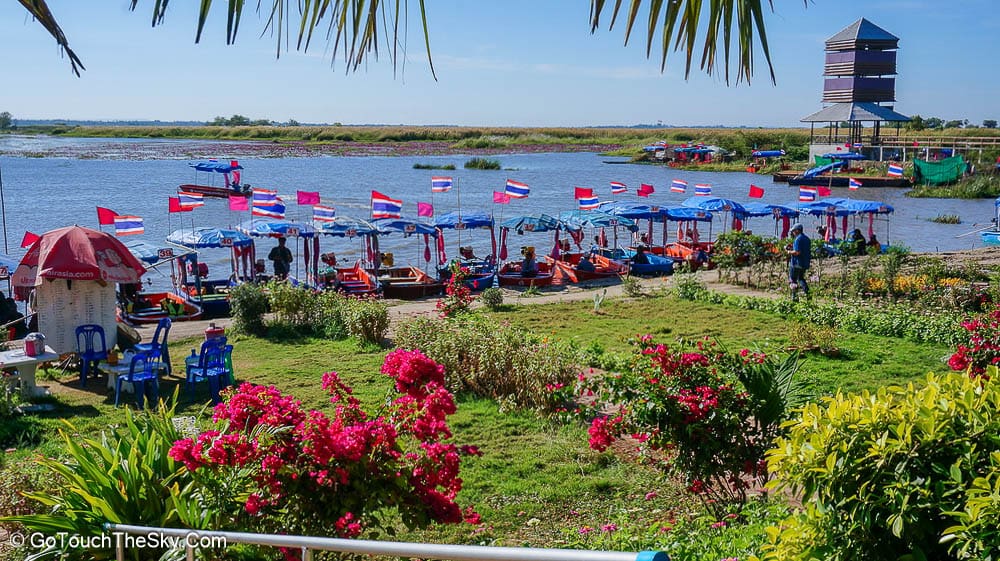 เรือไฟเบอร์ของกลุ่มวิสาหกิจชุมชนบ้านเดียม