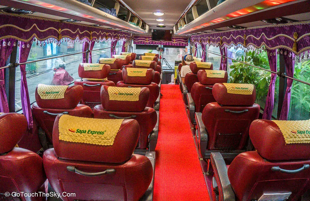 ที่นั่งกว้างขวาง Sapa Express
