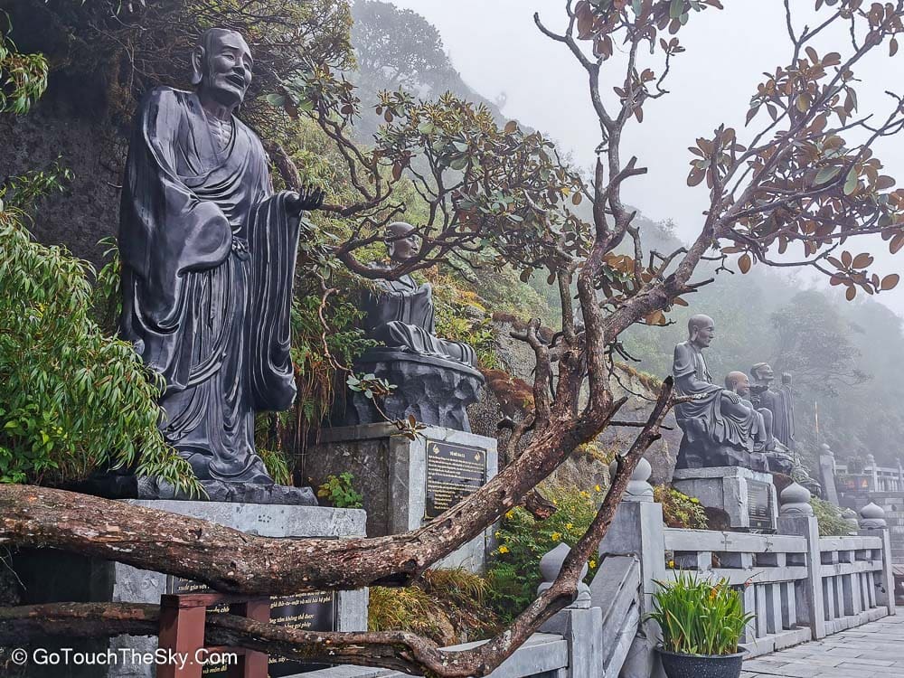ทางเดินปูหิน Alahat Path