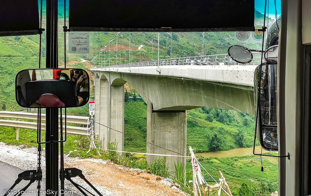 ทิวทัศน์สะพานข้ามหุบเขา