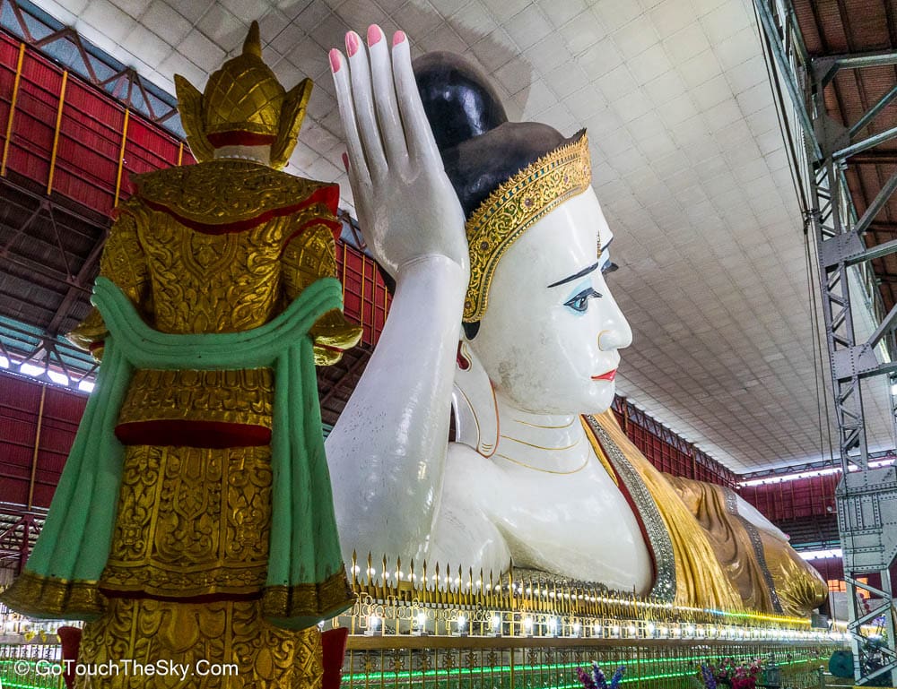 วิหารโครงเหล็กพระนอนตาหวาน