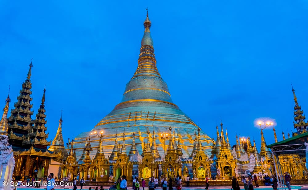 บรรยากาศรอบเจดีย์ชเวดากอง